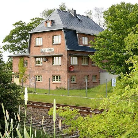 Bahnhof Hohen Mistorf Apartment Luaran gambar