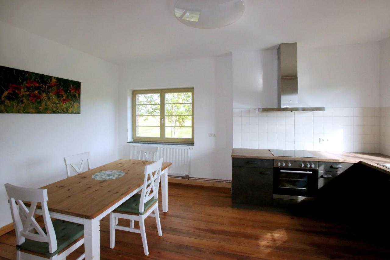 Bahnhof Hohen Mistorf Apartment Luaran gambar