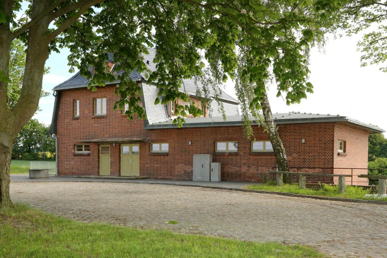 Bahnhof Hohen Mistorf Apartment Luaran gambar