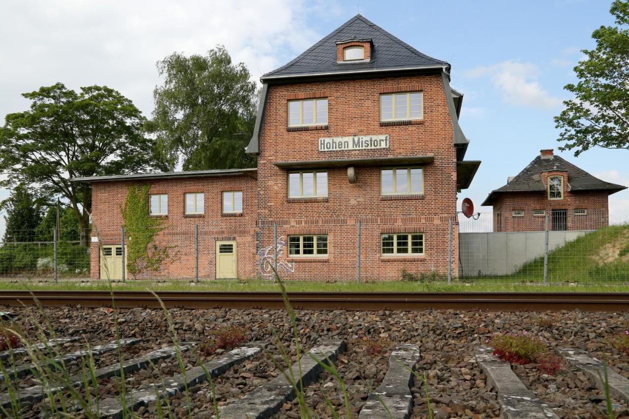 Bahnhof Hohen Mistorf Apartment Luaran gambar